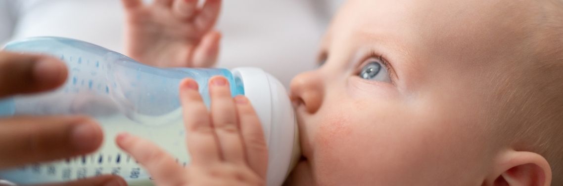 Bebe Allaite Chez L Assistante Maternelle Nounou Assure